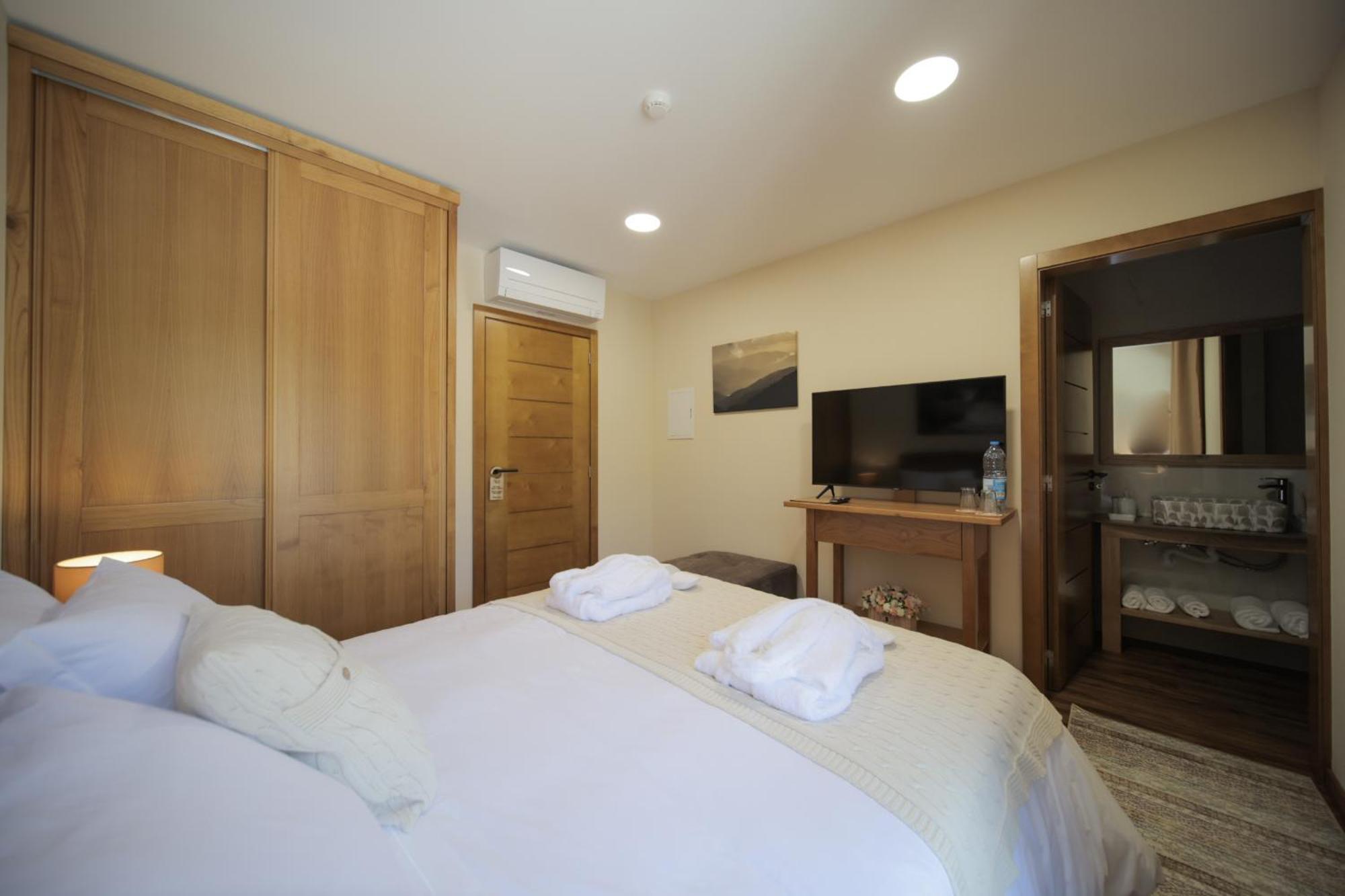Casa Da Fonte - Geres Hostel ภายนอก รูปภาพ