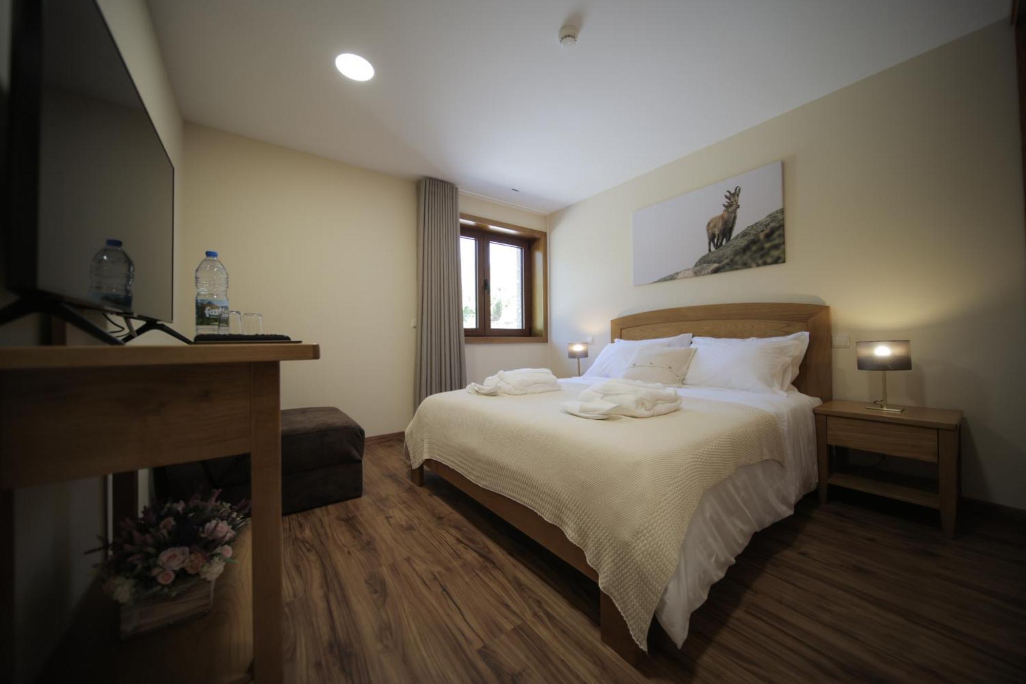 Casa Da Fonte - Geres Hostel ภายนอก รูปภาพ